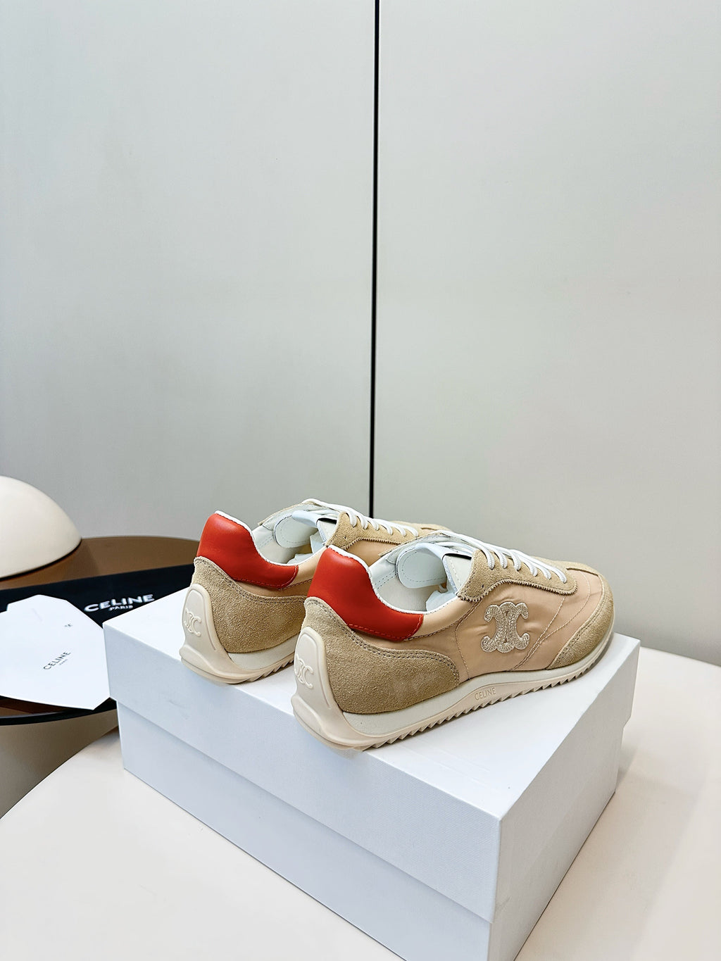 S-Sneakers