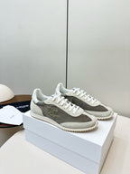 S-Sneakers