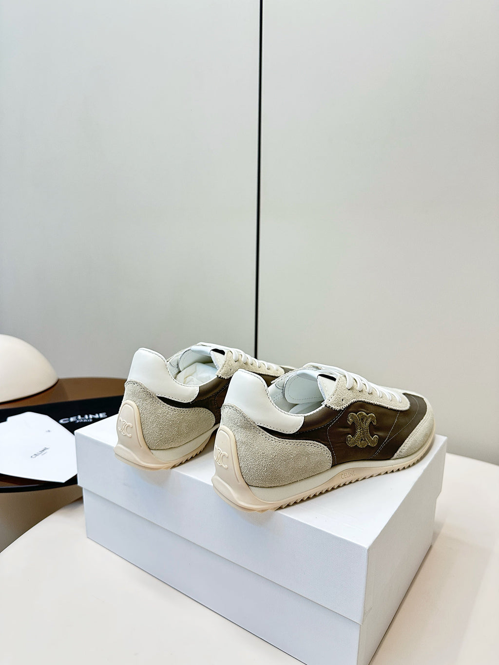 S-Sneakers