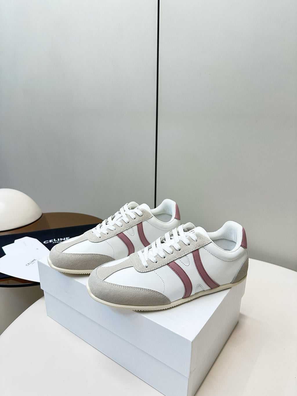 S-Sneakers