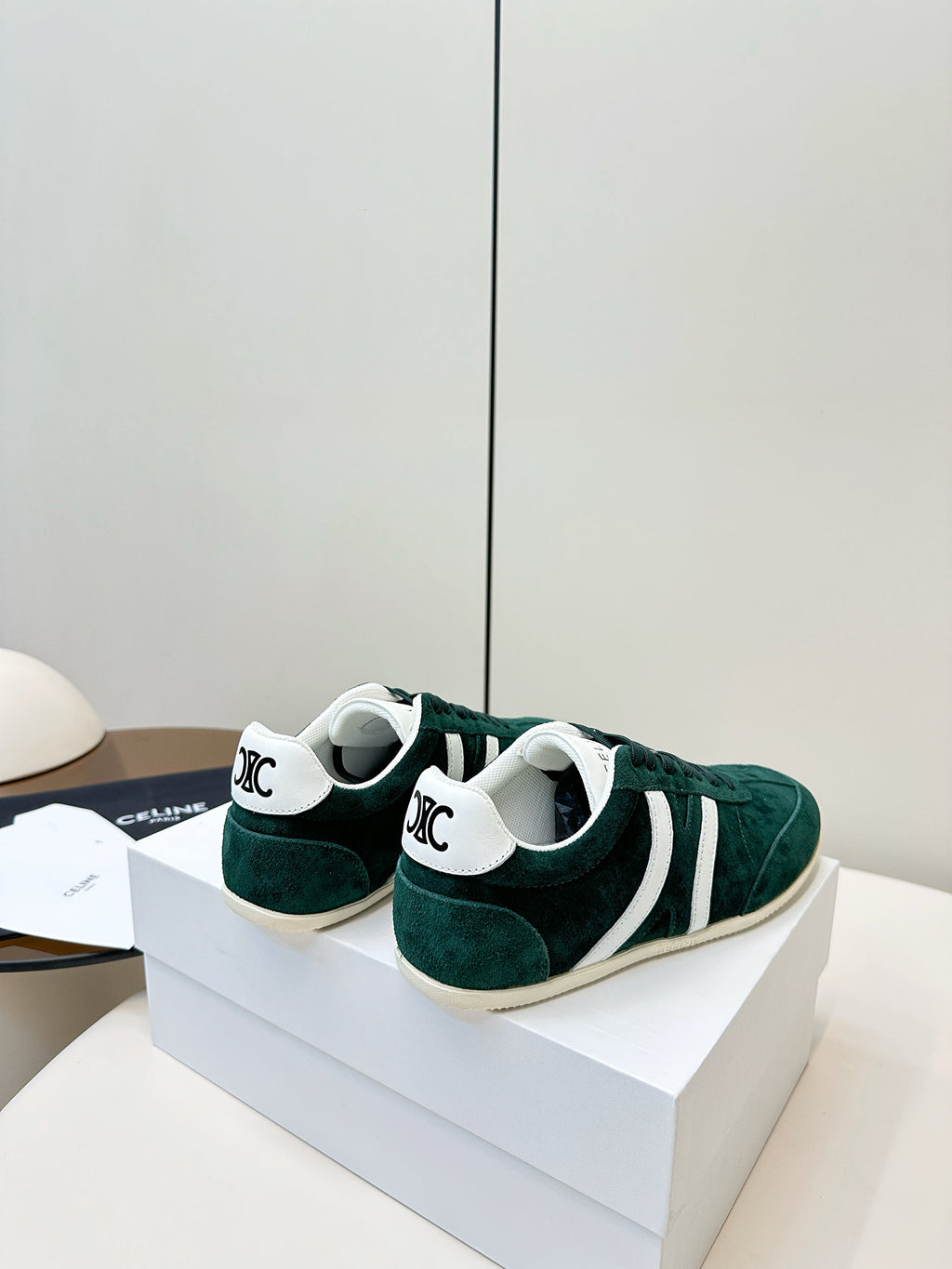 S-Sneakers