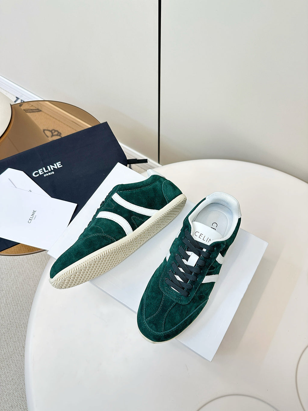 S-Sneakers