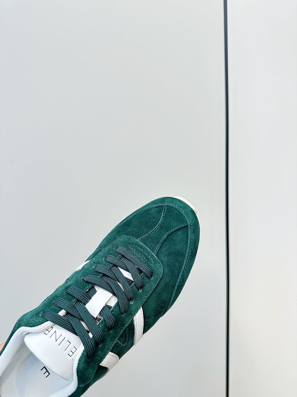 S-Sneakers