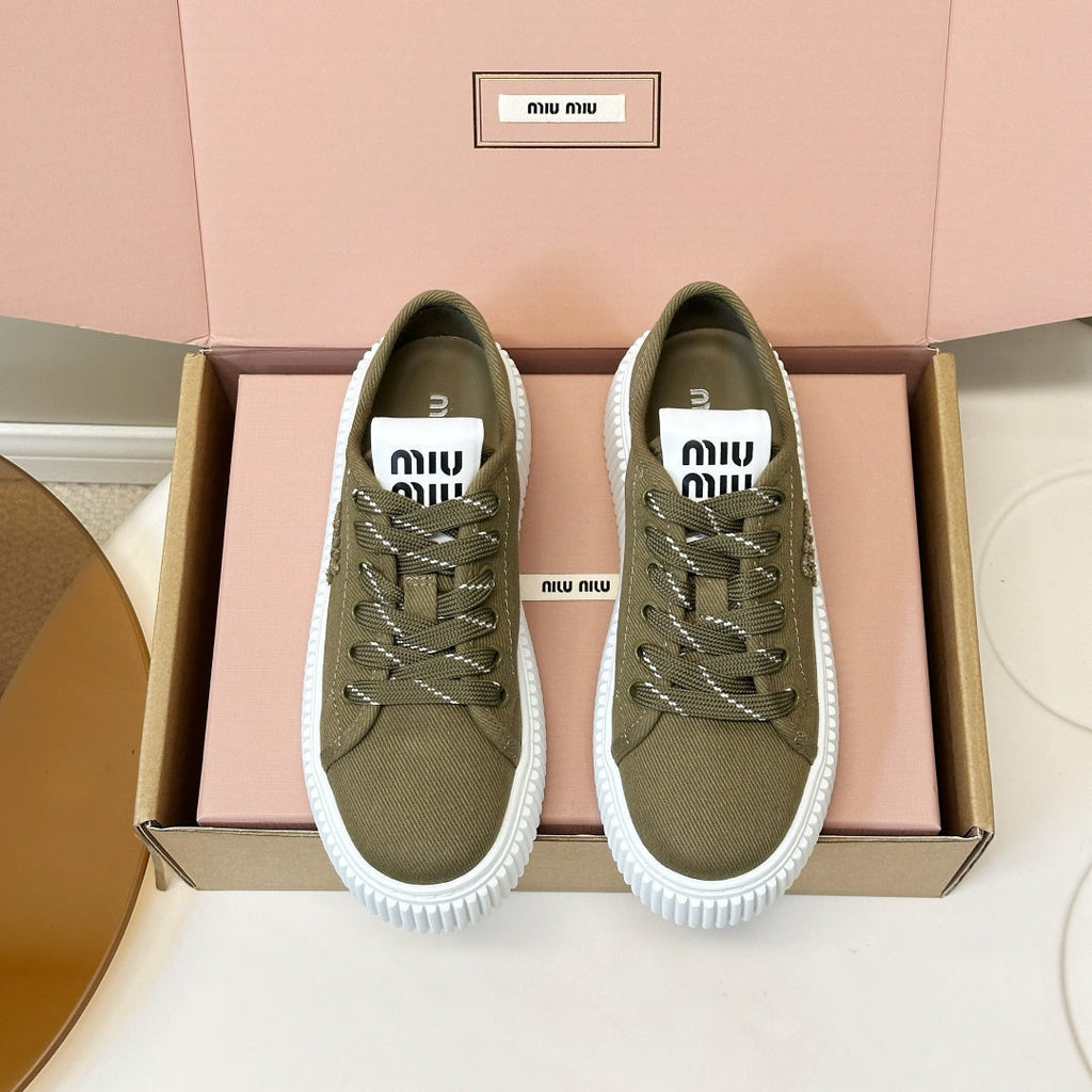 M-Sneakers