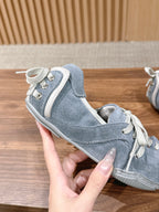 D-Sneakers