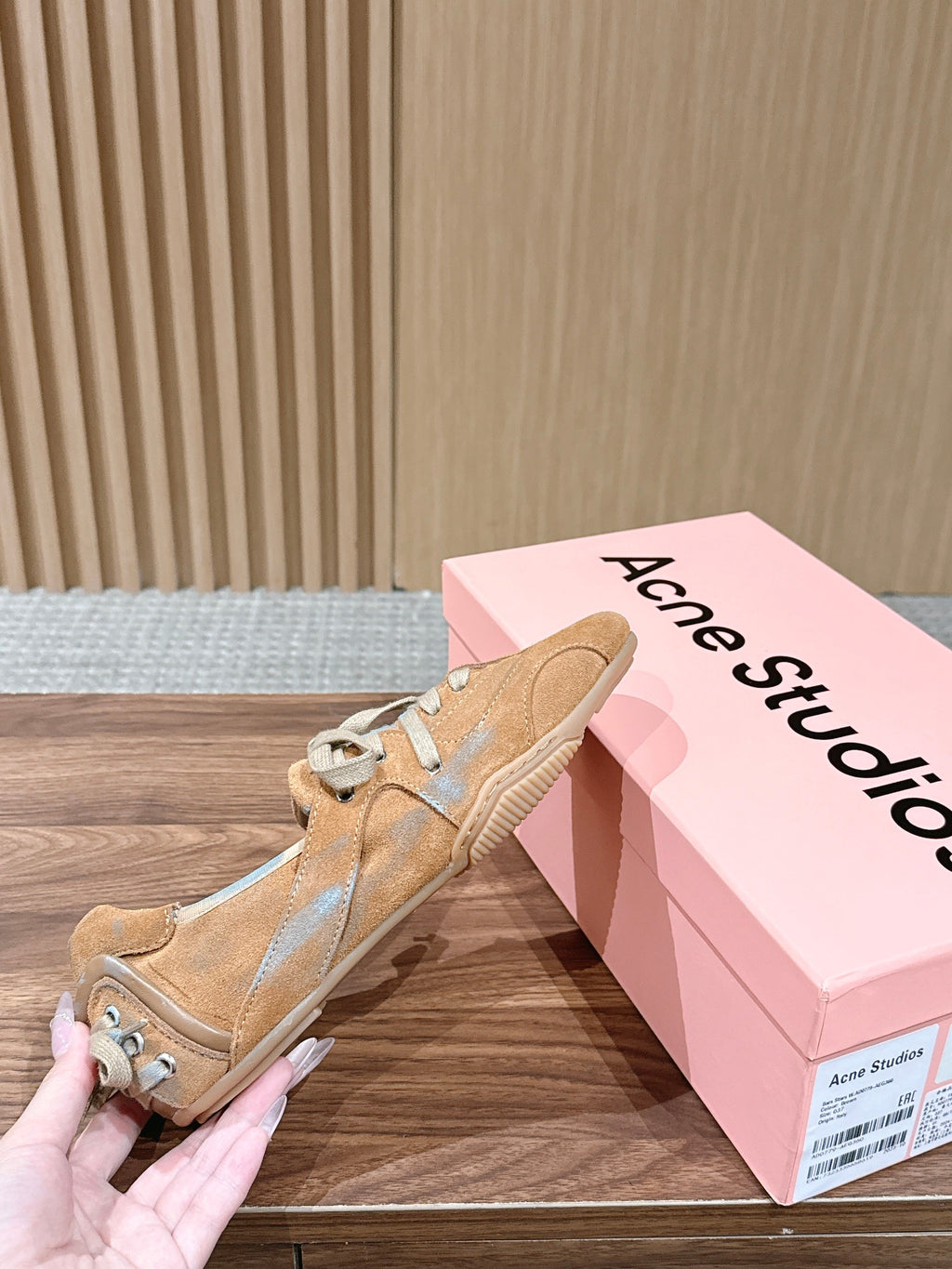 D-Sneakers