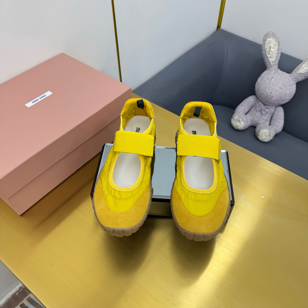 M-Sneakers