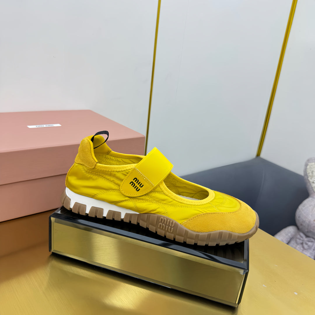M-Sneakers