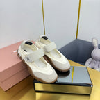 M-Sneakers