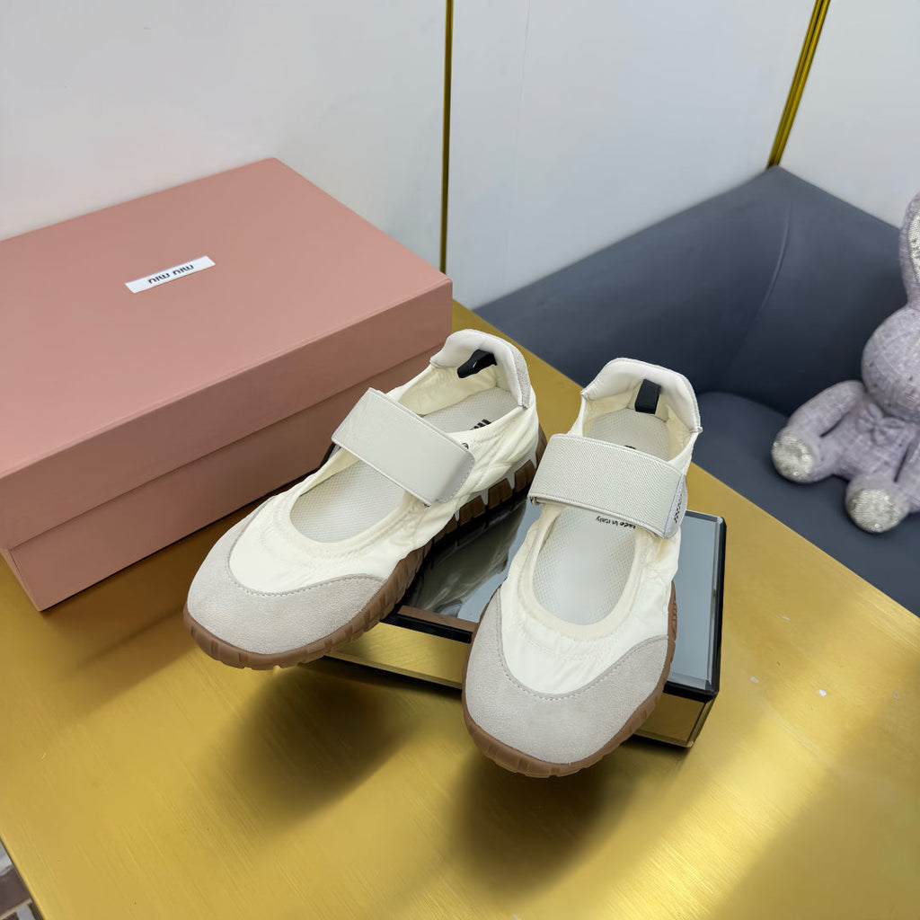 M-Sneakers