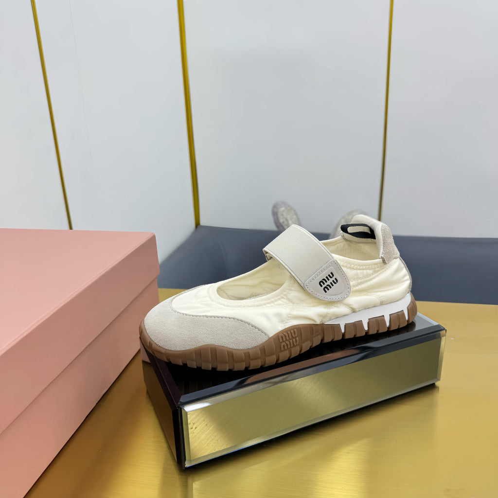 M-Sneakers