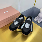 M-Sneakers