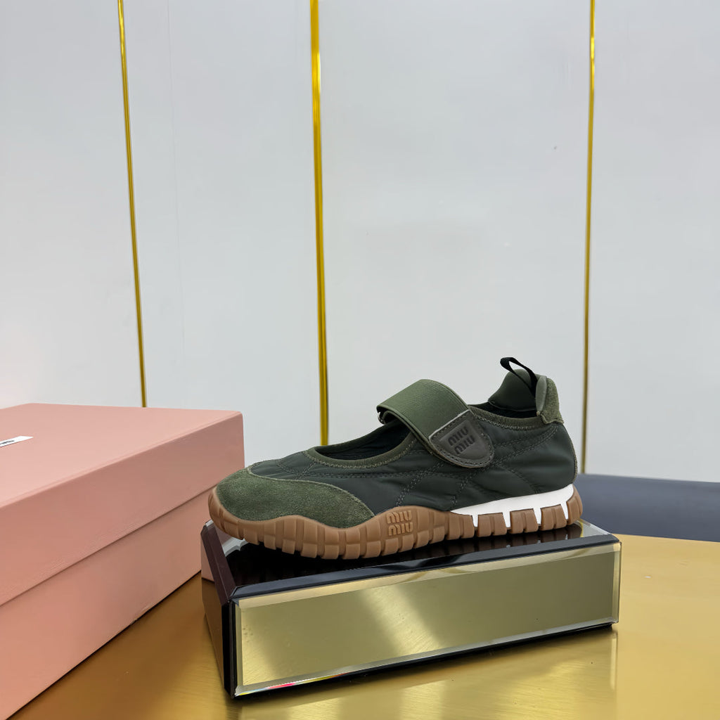 M-Sneakers