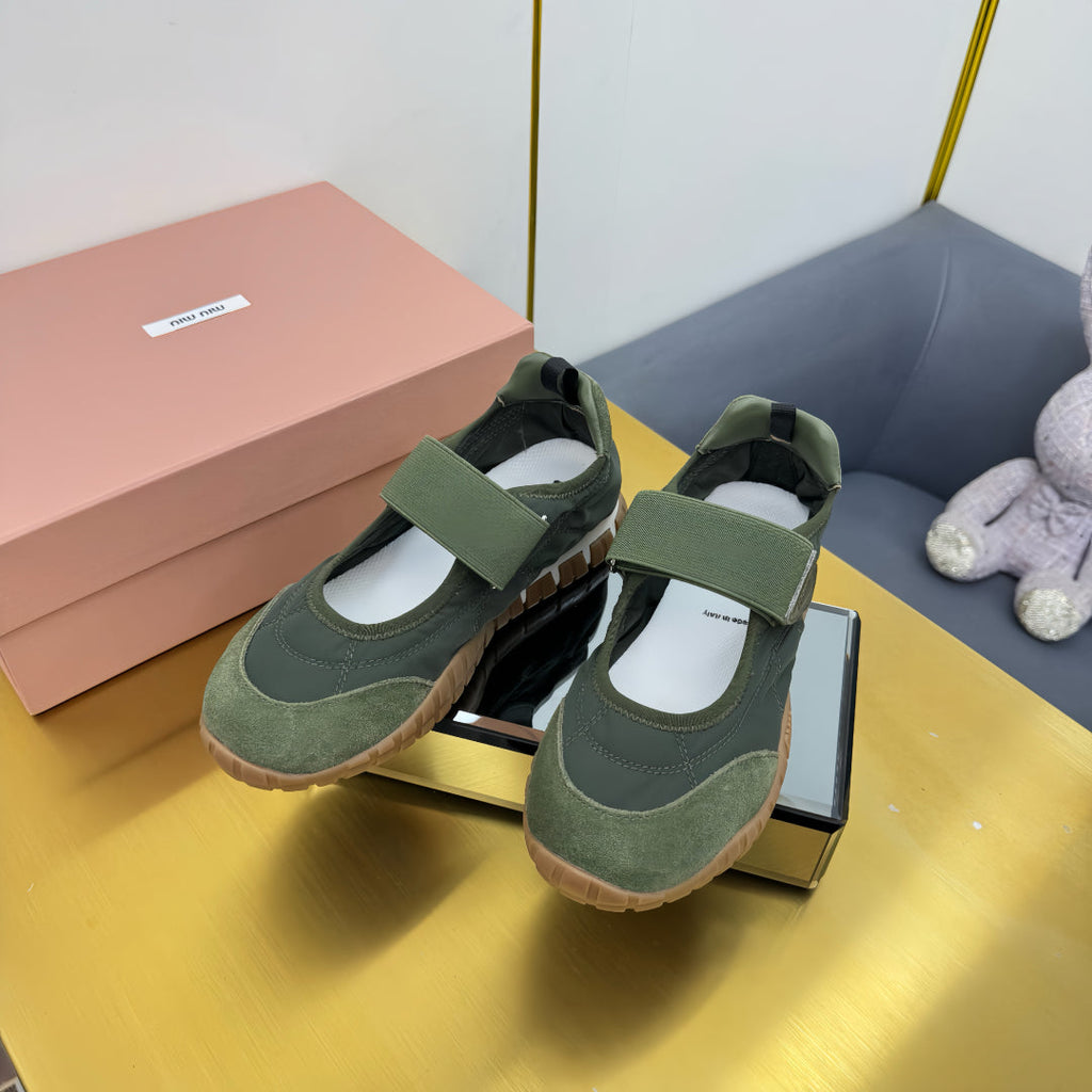M-Sneakers