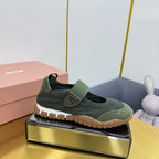 M-Sneakers