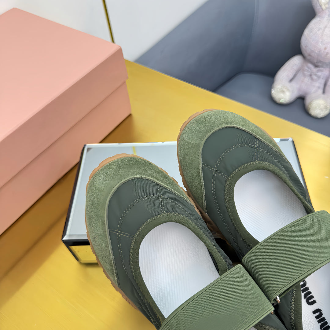 M-Sneakers