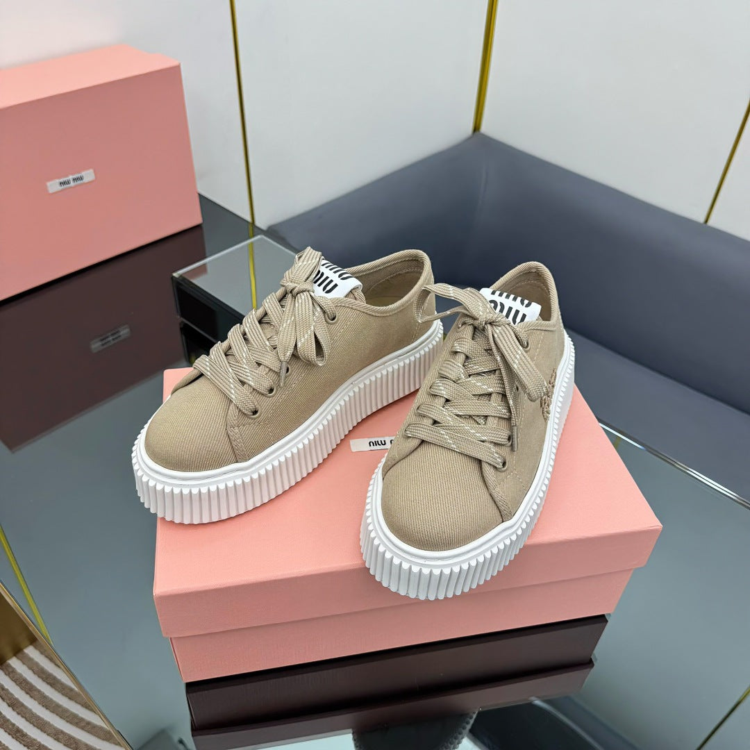 M-Sneakers