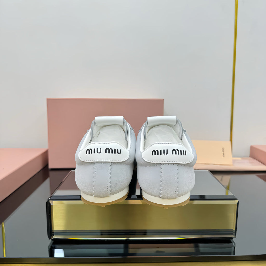 M-Sneakers