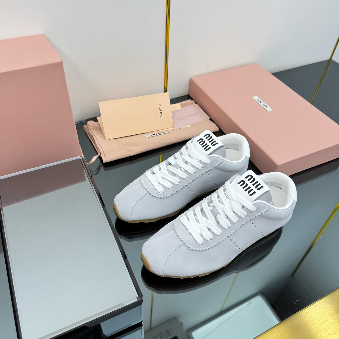 M-Sneakers