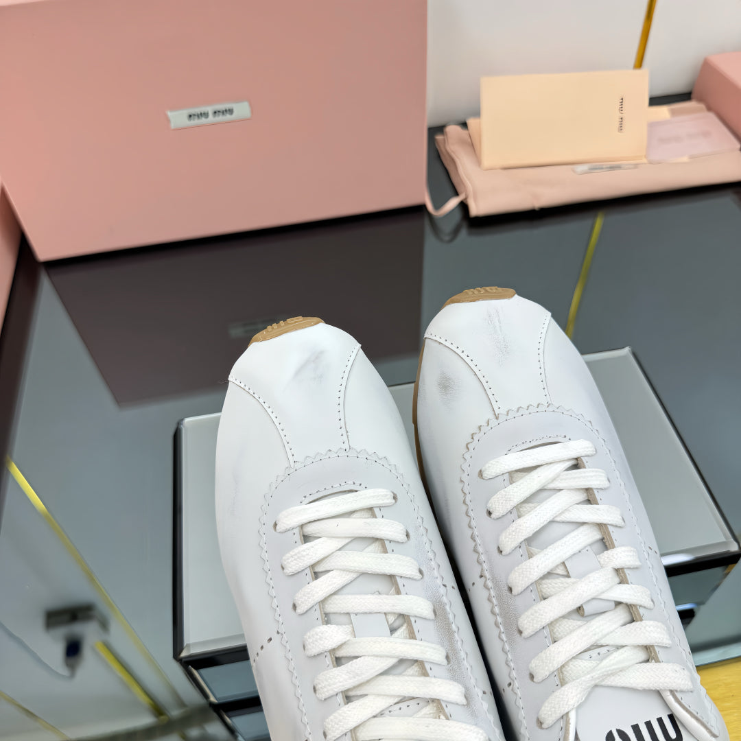 M-Sneakers