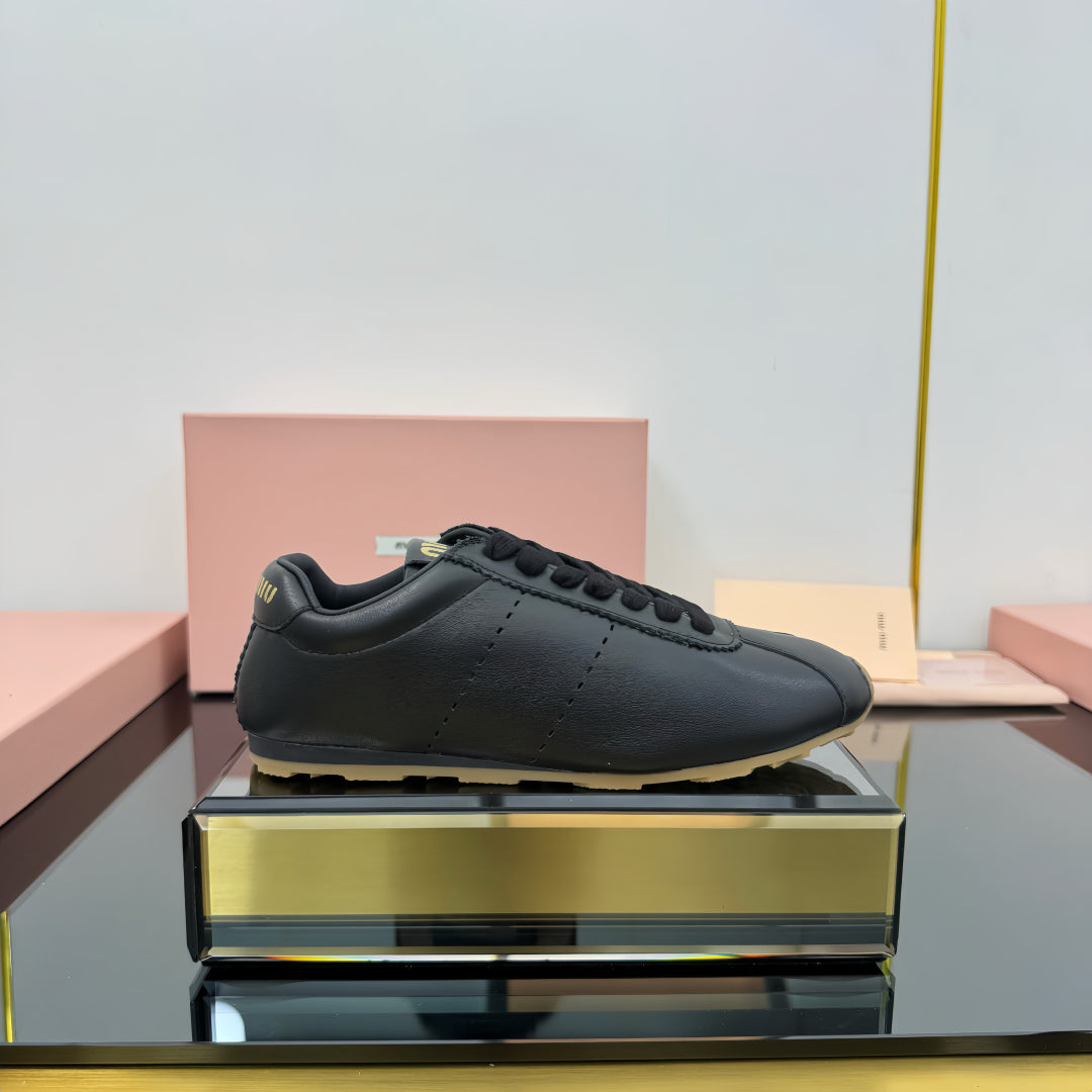 M-Sneakers