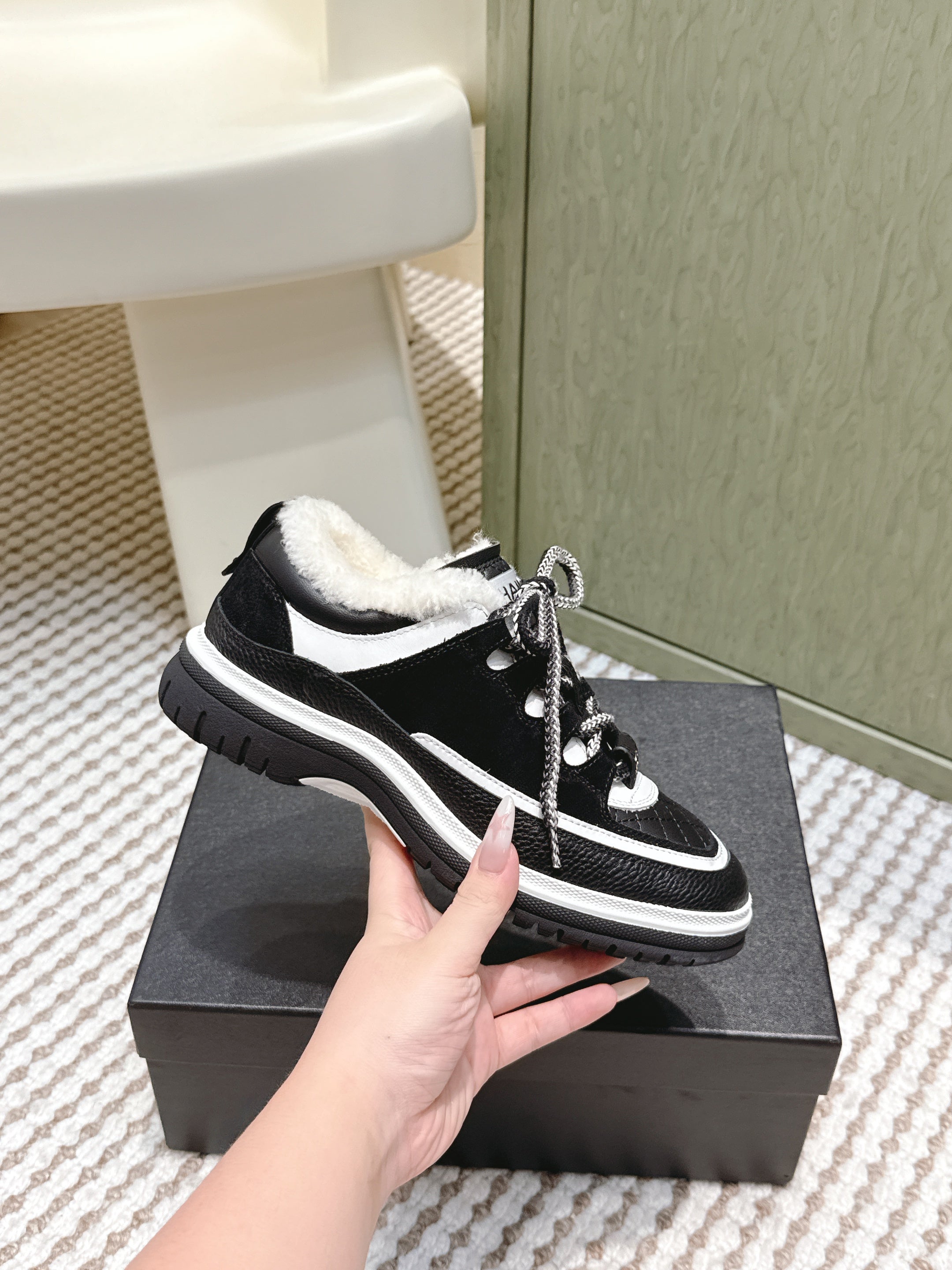 C-Sneakers