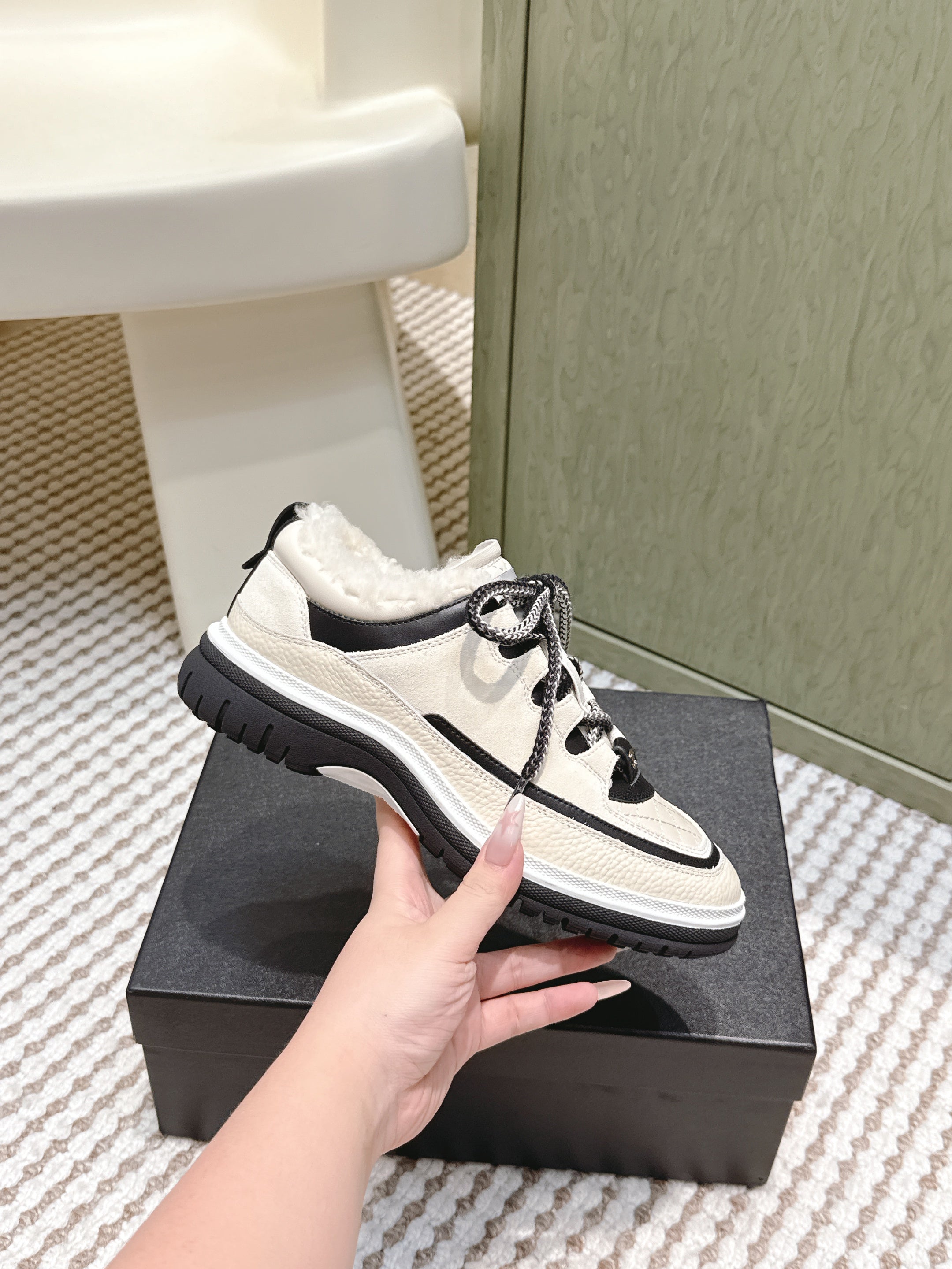 C-Sneakers