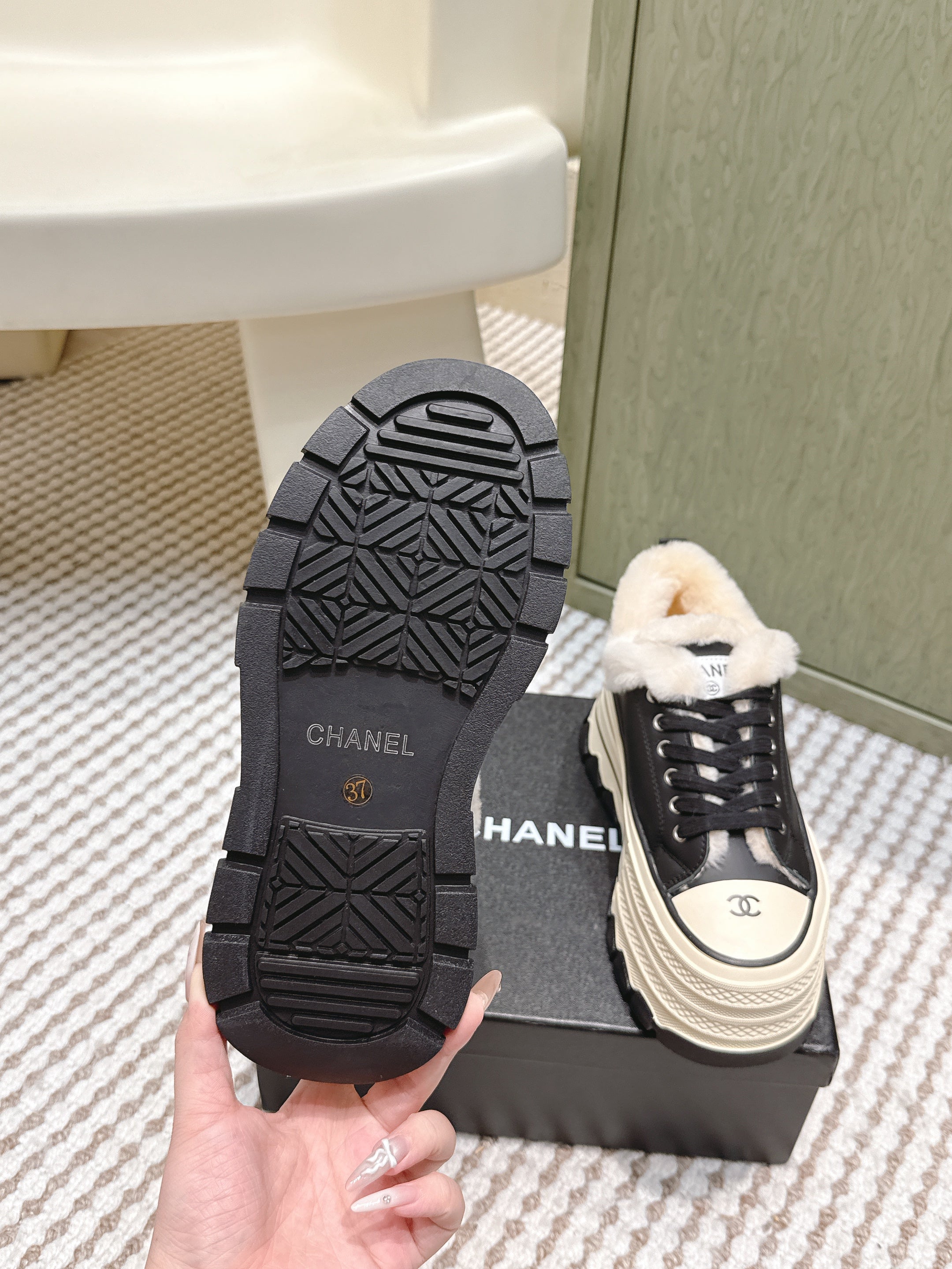 C-Sneakers