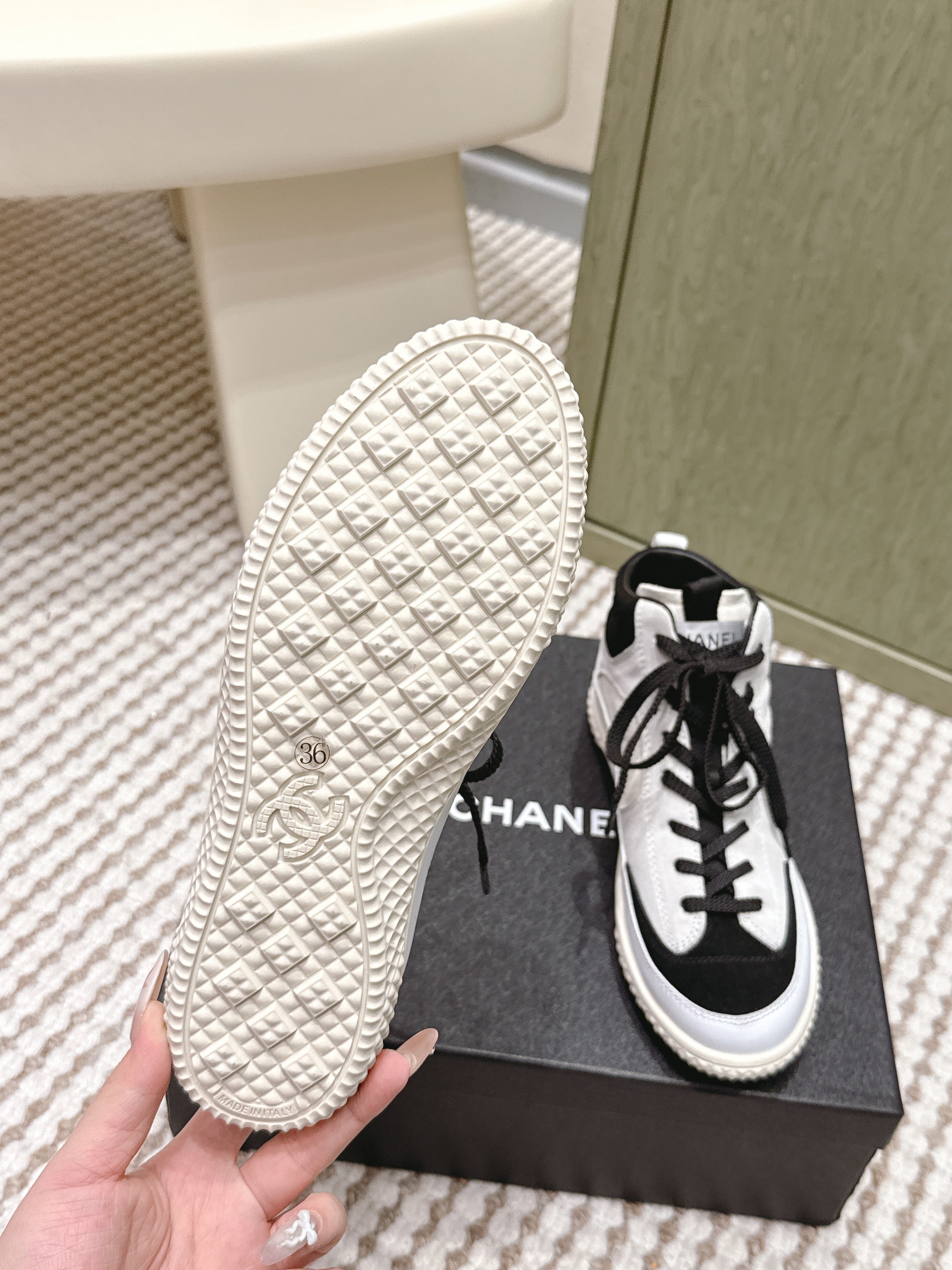 C-Sneakers