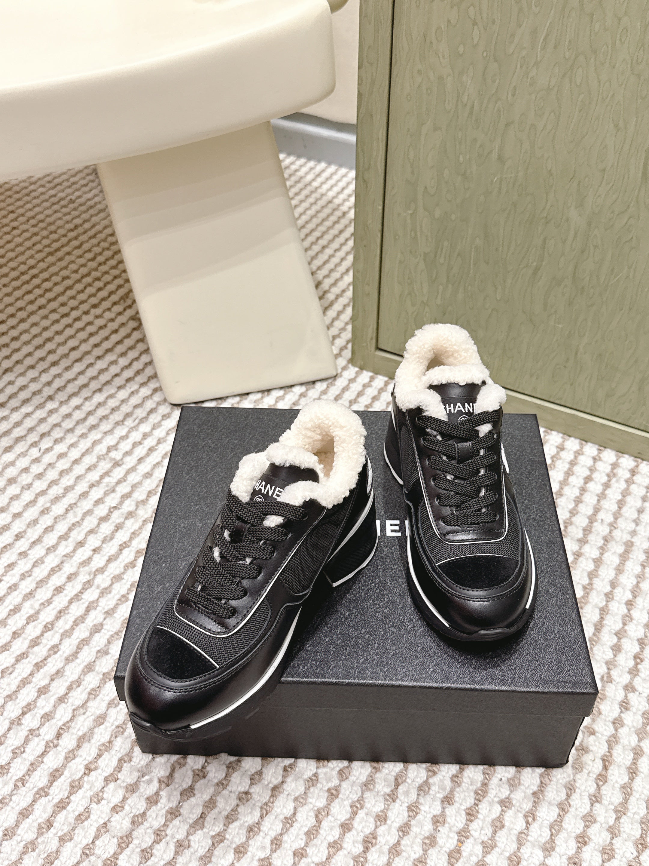 C-Sneakers