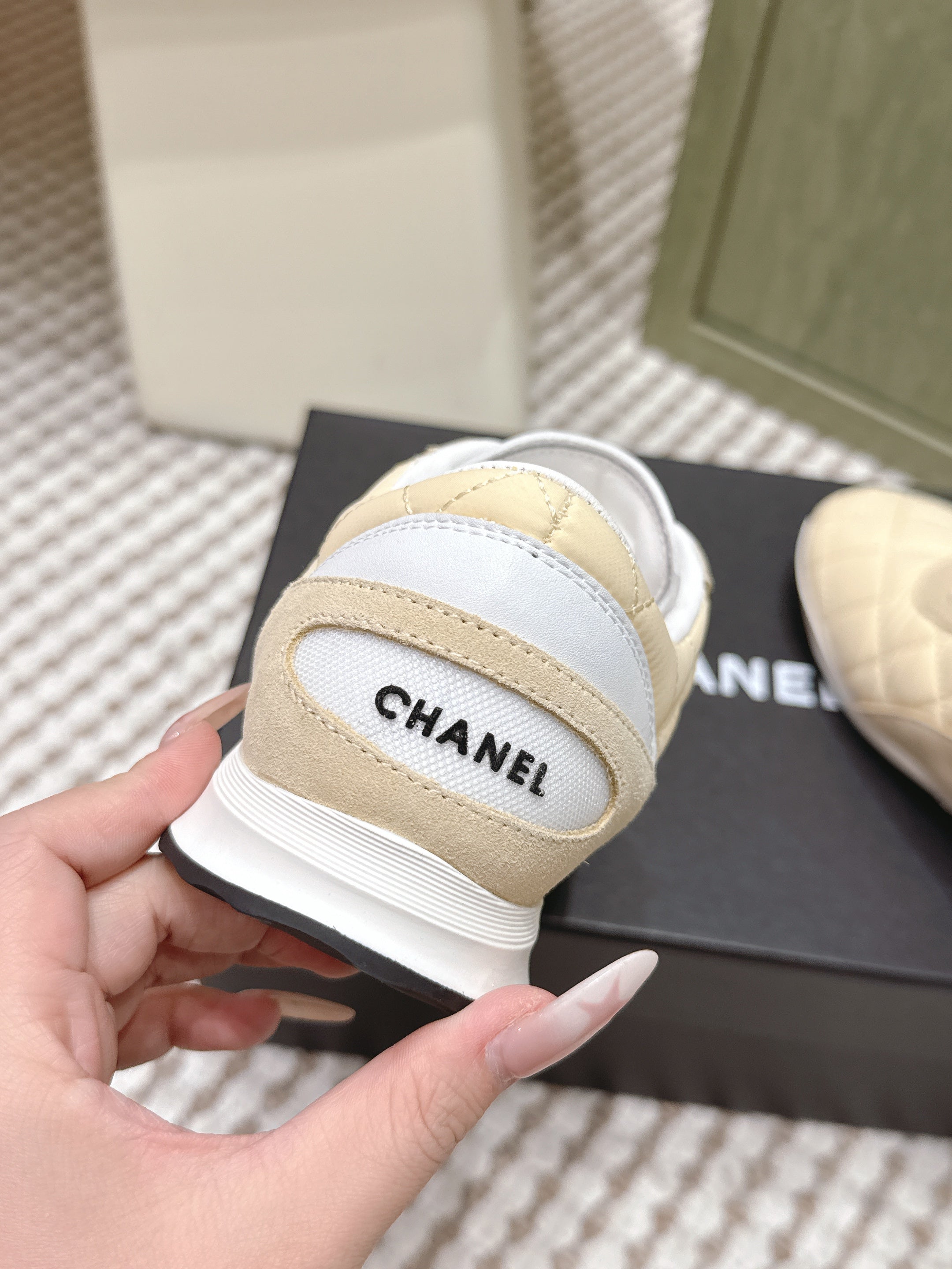 C-Sneakers