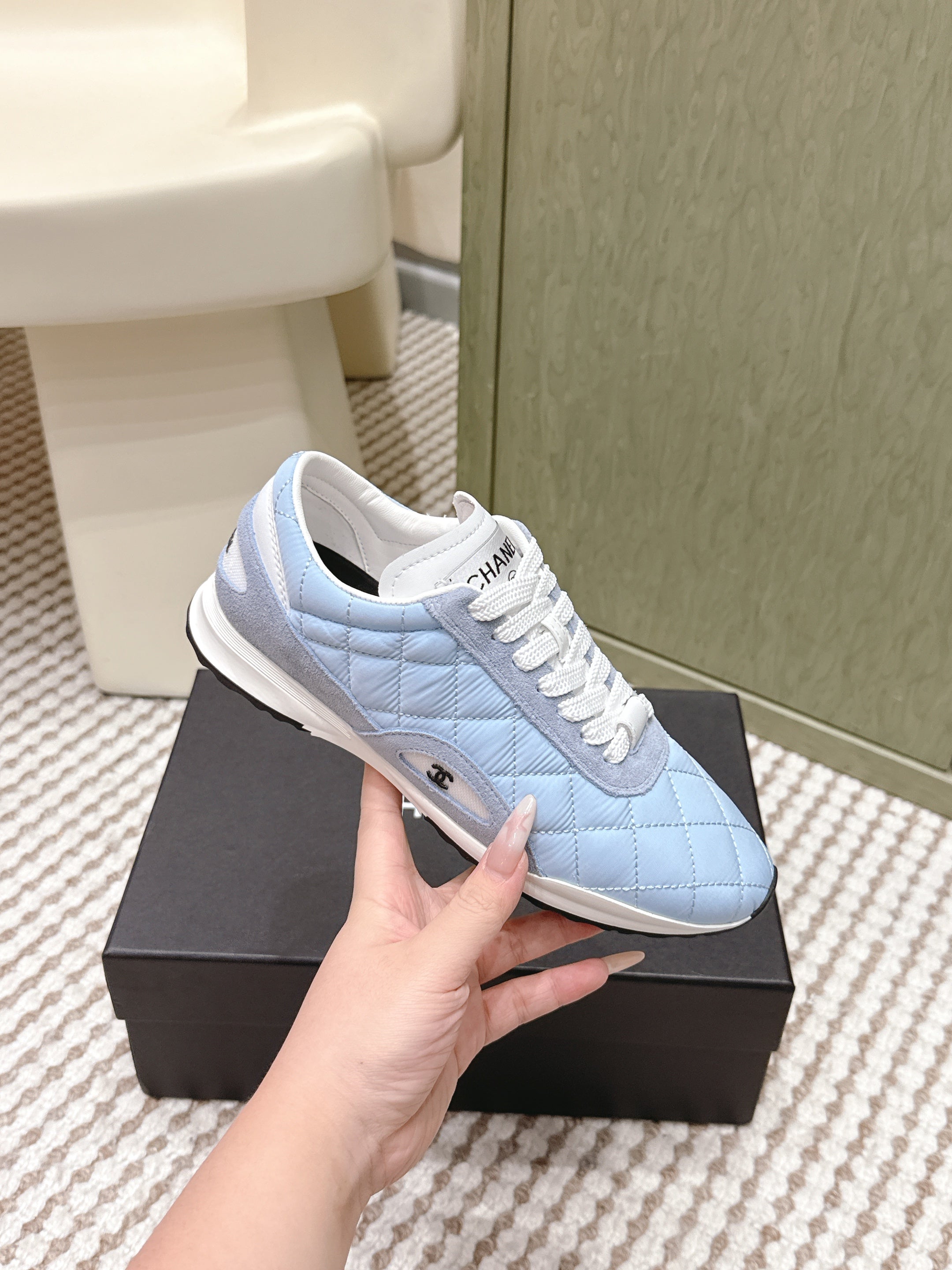 C-Sneakers