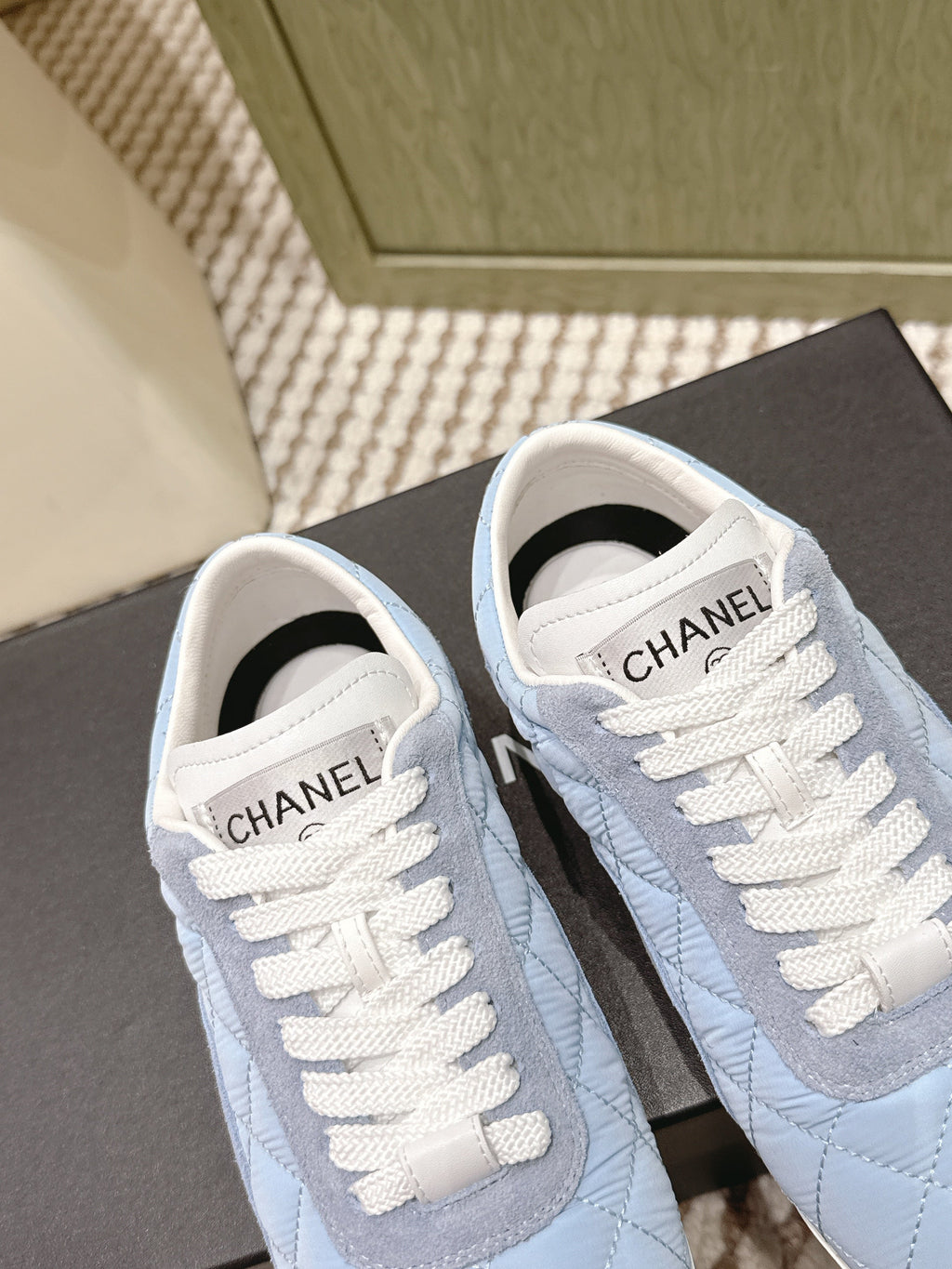 C-Sneakers