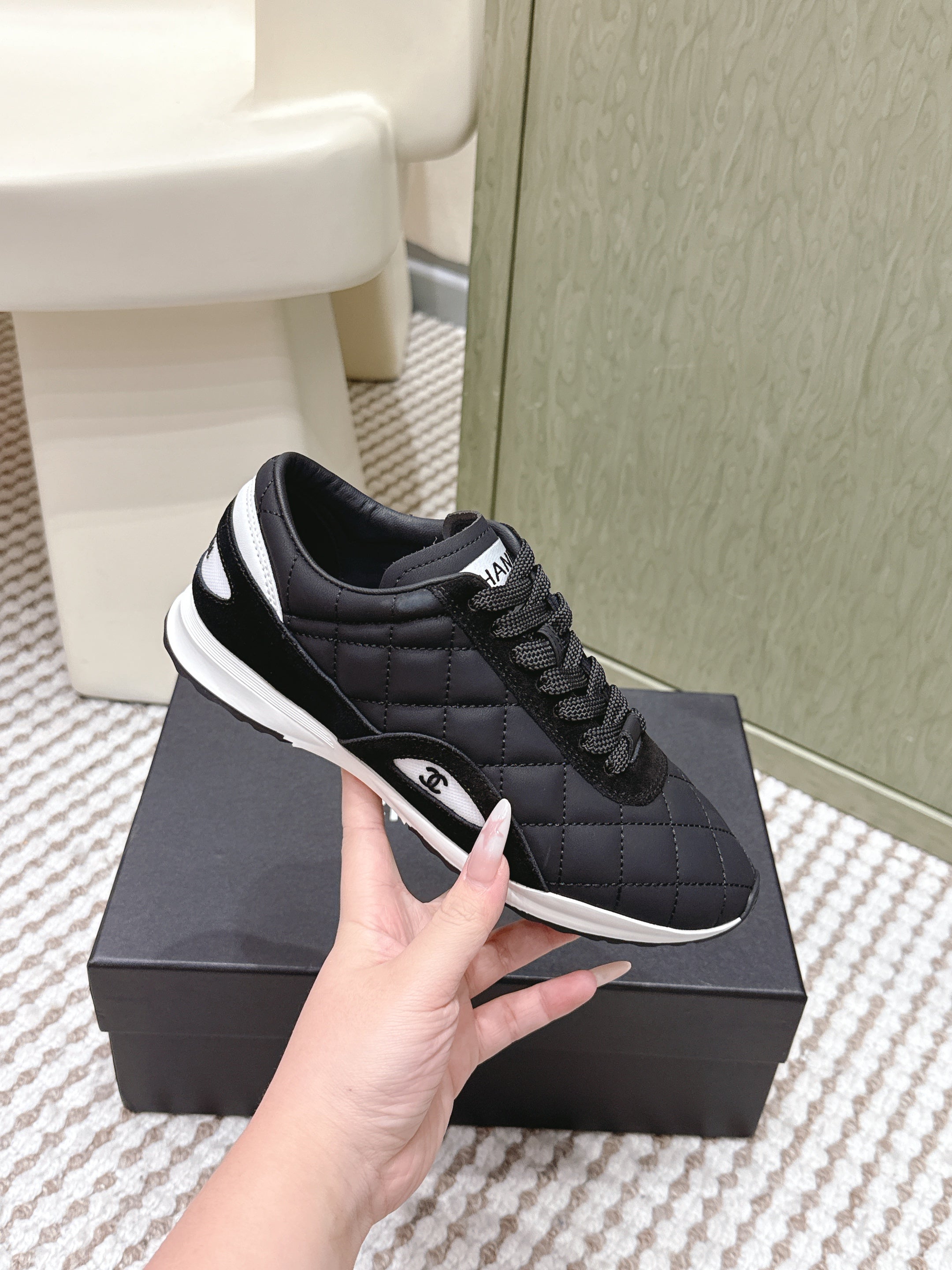 C-Sneakers