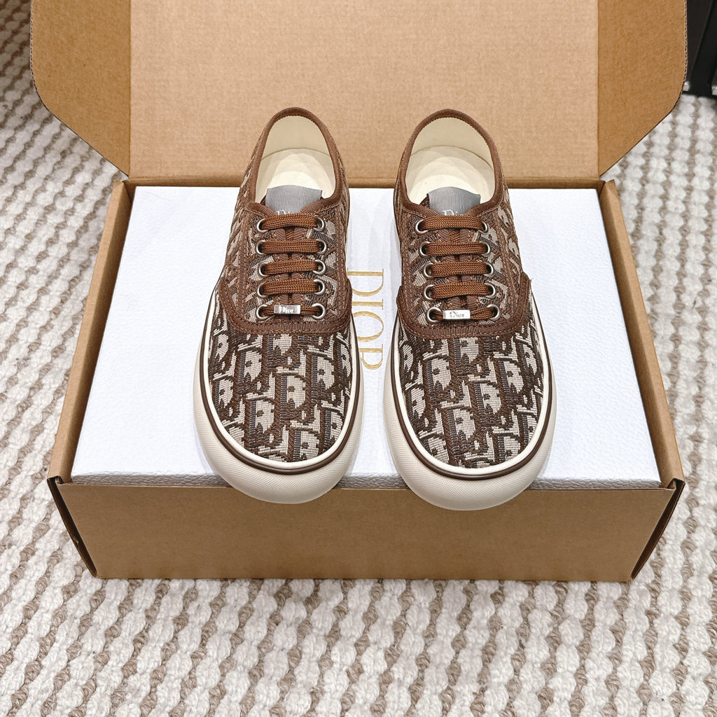 D-Sneakers