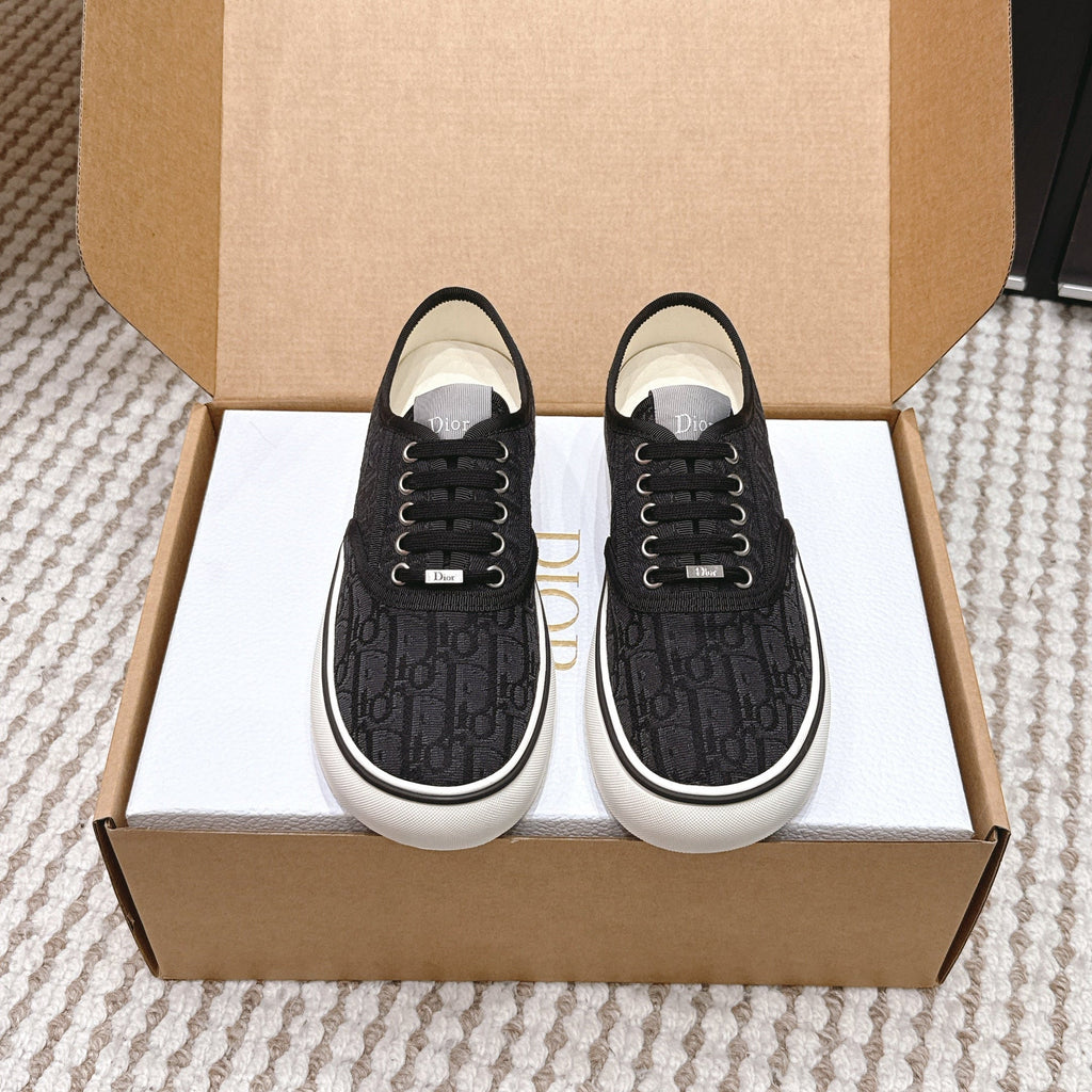 D-Sneakers