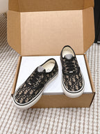 D-Sneakers