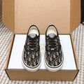 D-Sneakers