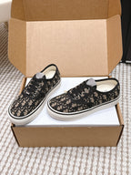 D-Sneakers