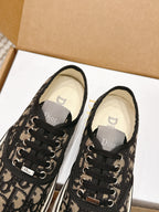 D-Sneakers