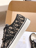 D-Sneakers