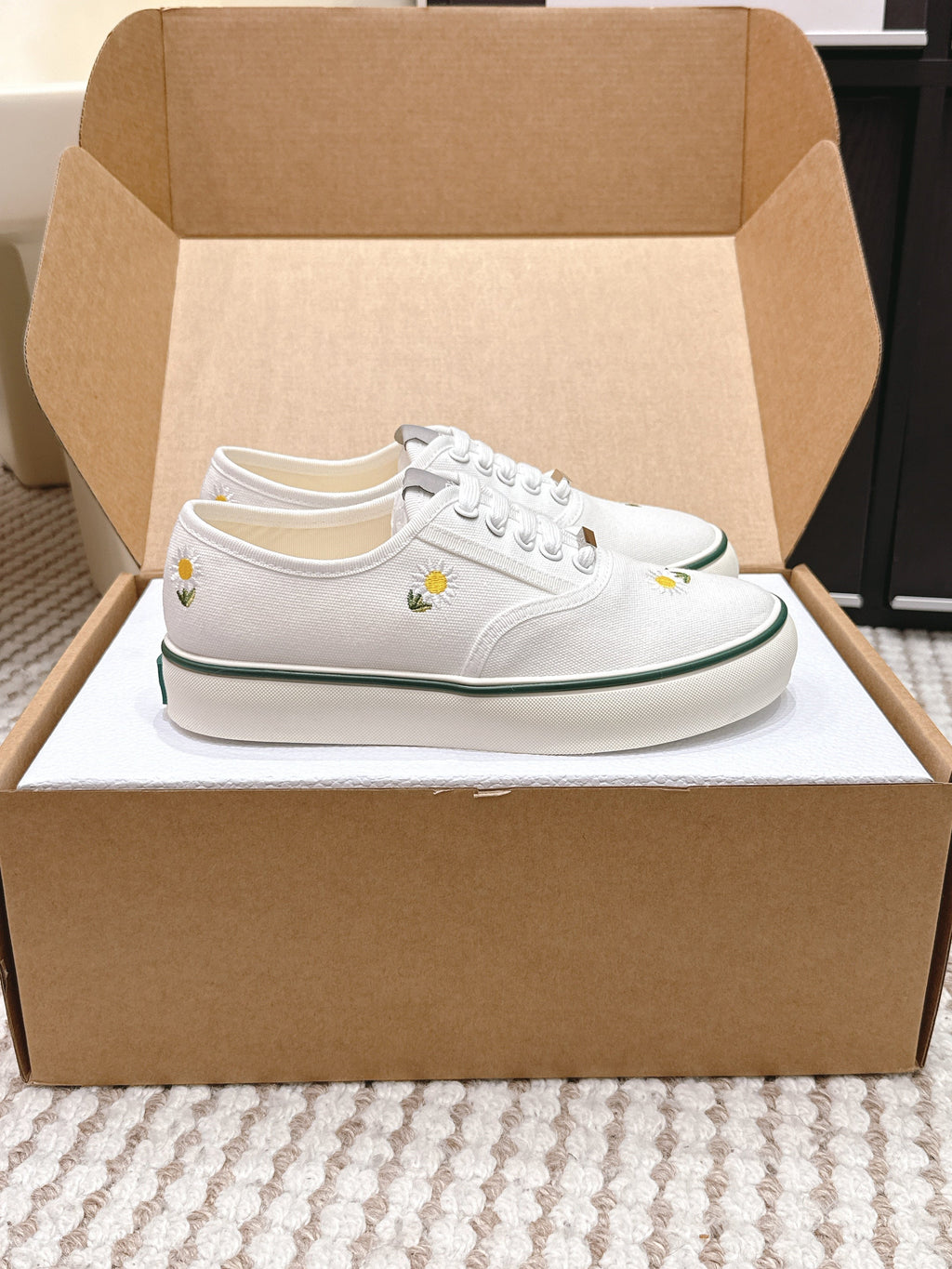 D-Sneakers