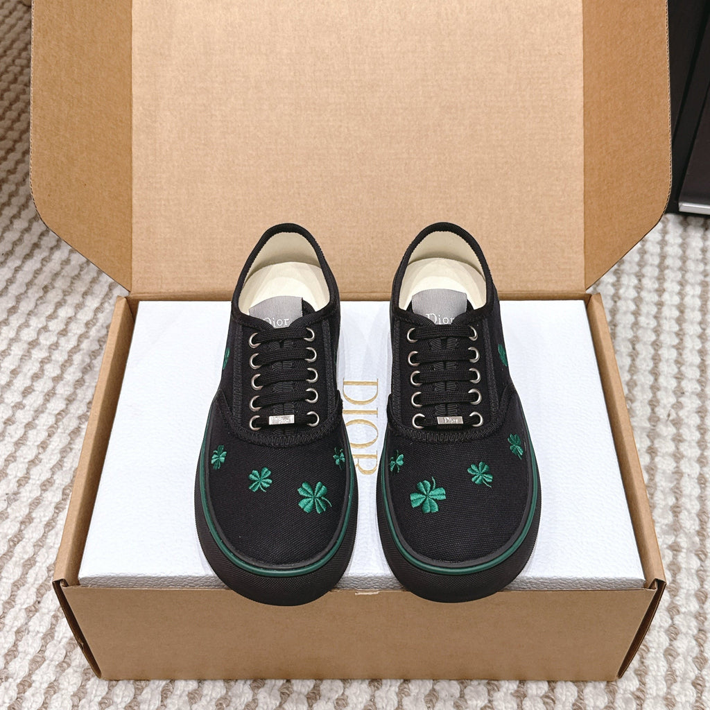 D-Sneakers