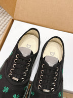 D-Sneakers