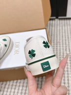 D-Sneakers