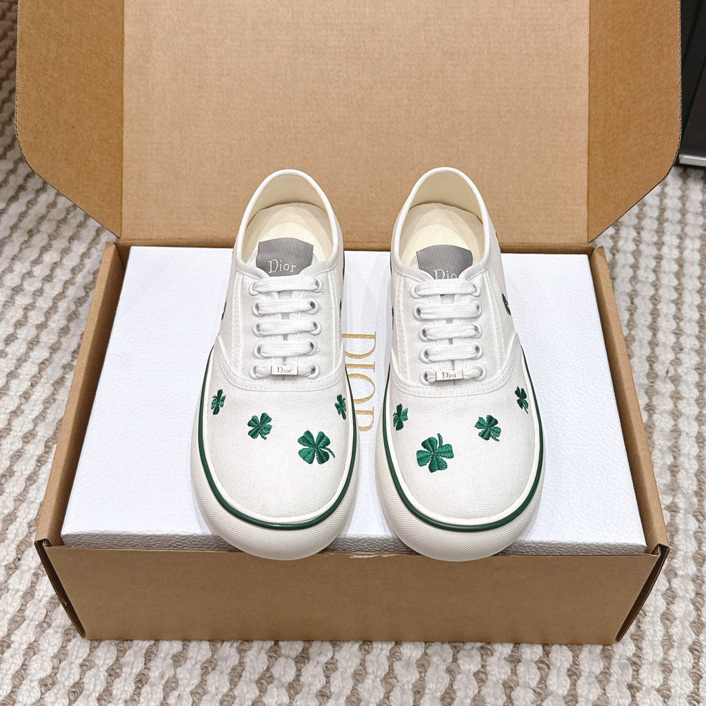 D-Sneakers