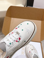 D-Sneakers
