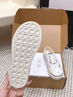 D-Sneakers