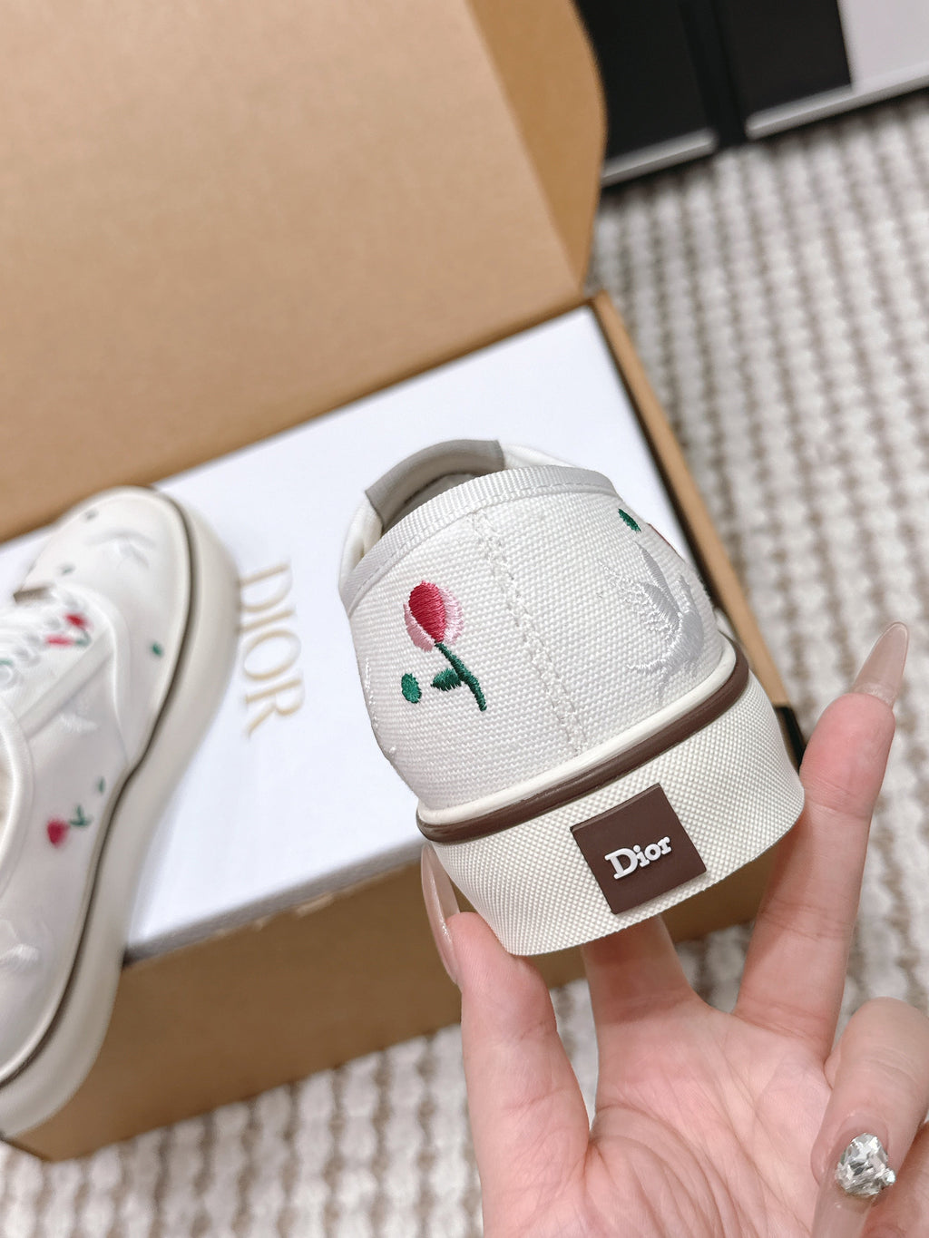 D-Sneakers