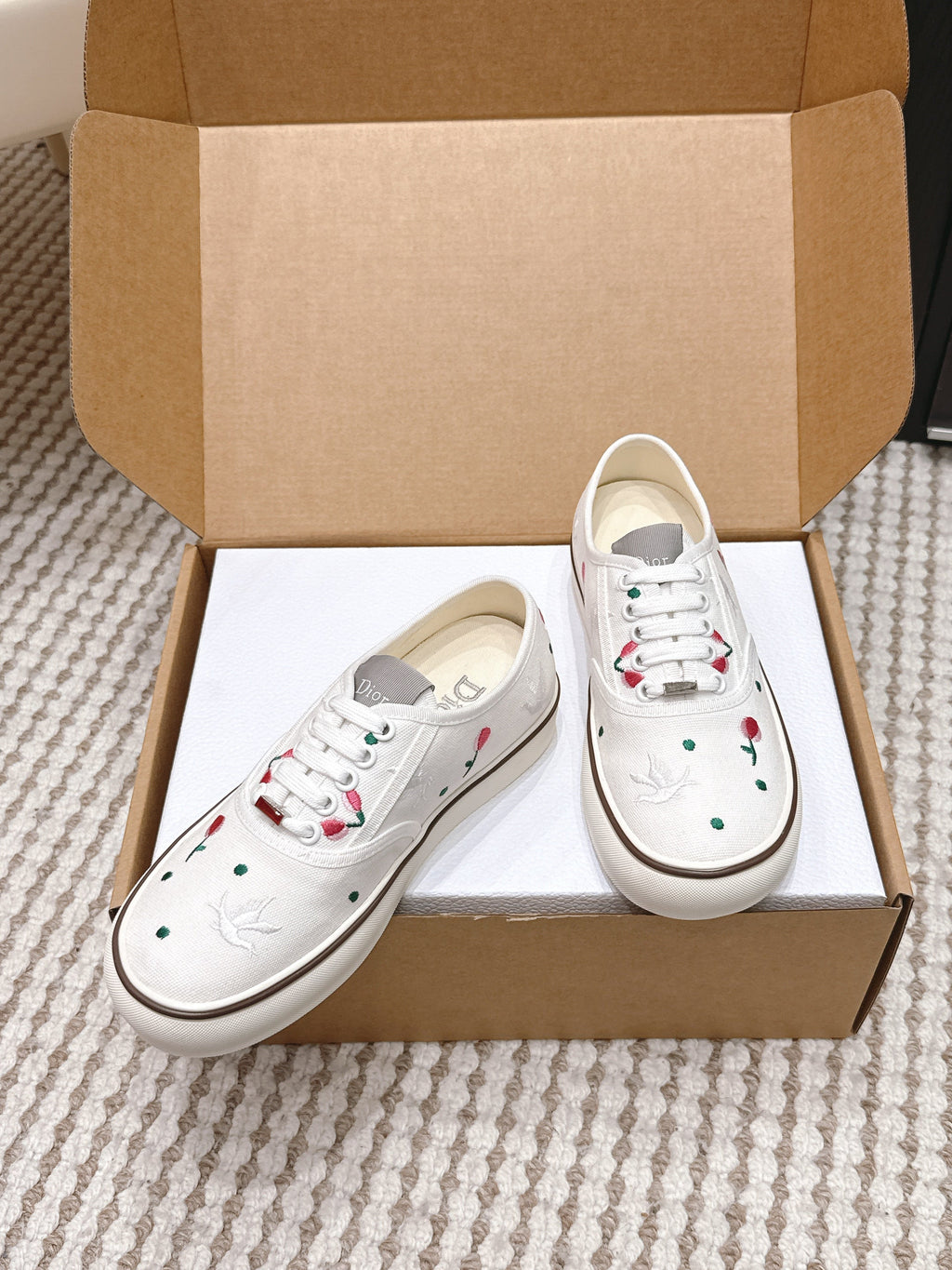D-Sneakers